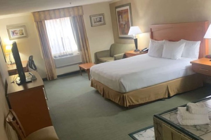 Room 34 of 47