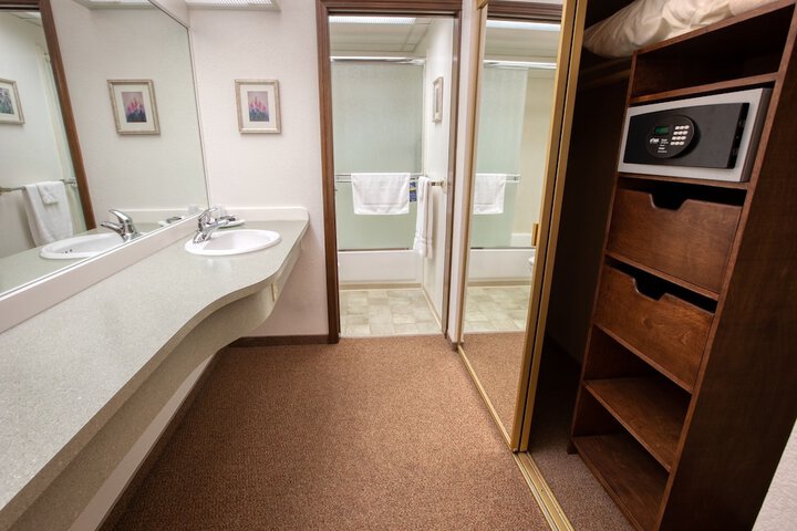 Room 16 of 30