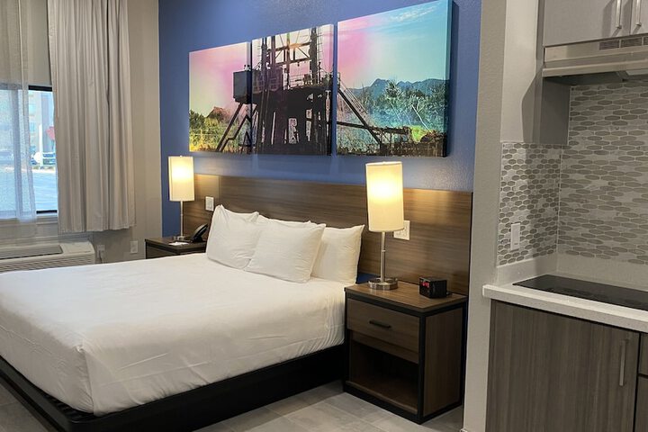 Room 28 of 50