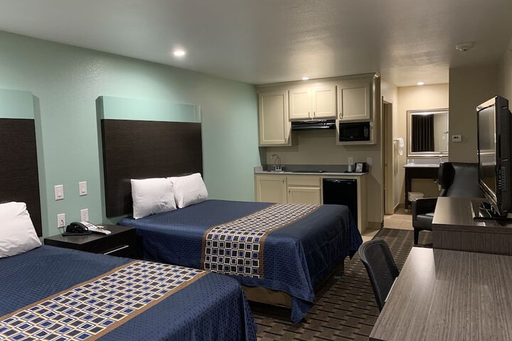 Room 15 of 37