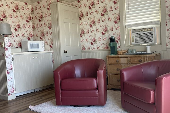 Room 164 of 294