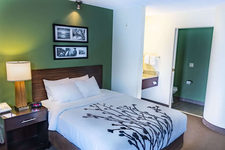 Room 14 of 23