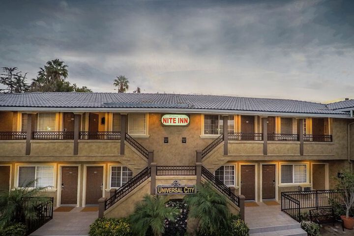 Nite Inn - Walking Distance to Universal Studios Hollywood