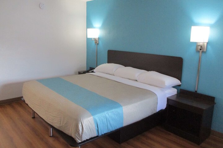 Room 20 of 37