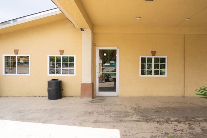 Woodridge Inn and Suites