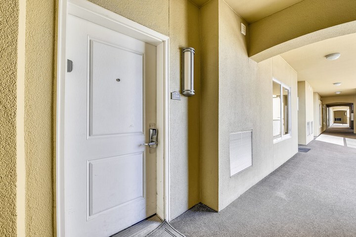 Room 63 of 308