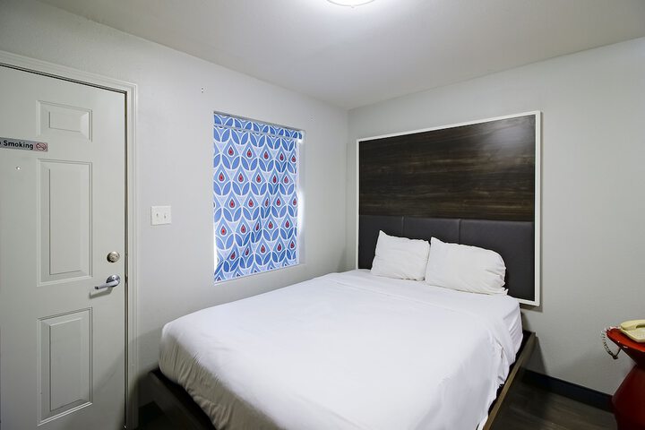 Room 16 of 23