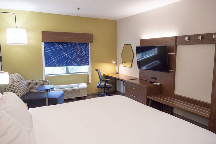 Holiday Inn Express & Suites Greenville Airport by IHG