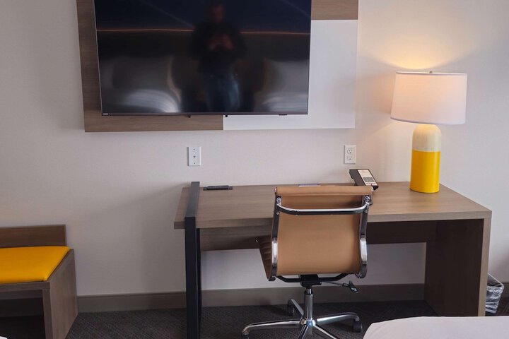 Room 12 of 48