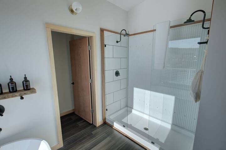 Room 123 of 159