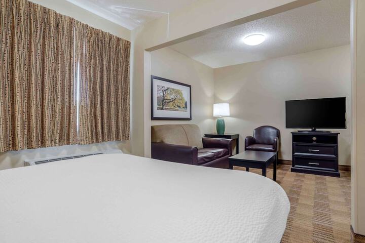 Room 10 of 26