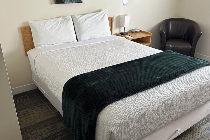 Room 69 of 77
