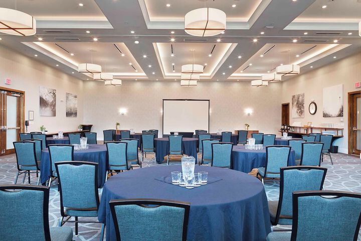 Ballroom/Hall 52 of 57