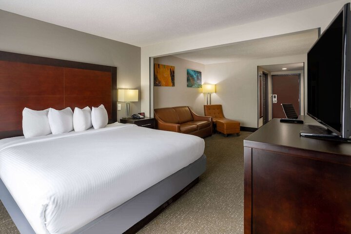 Room 42 of 60