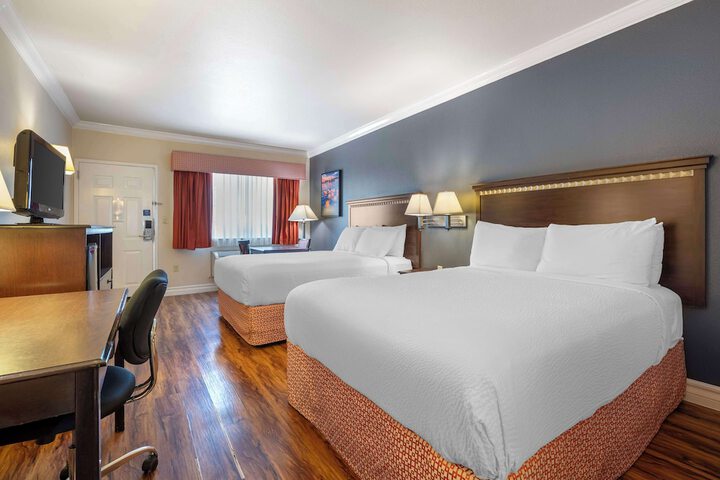 Room 14 of 40