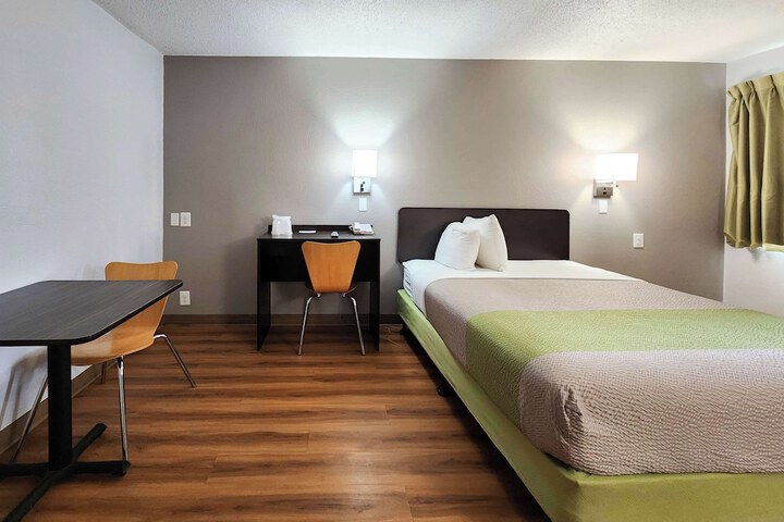 Room 17 of 50