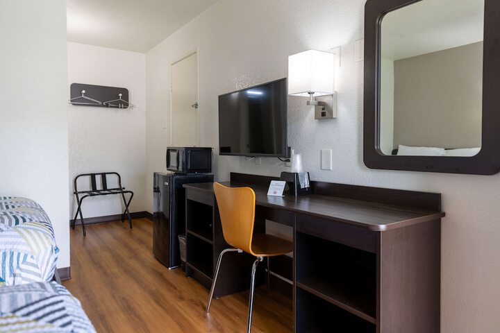 Room 15 of 29