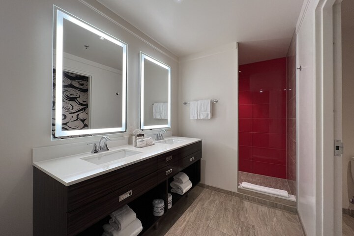 Room 21 of 54
