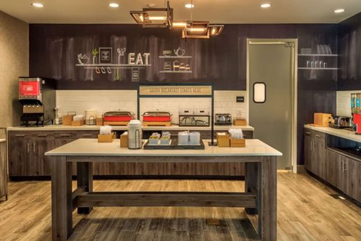 Breakfast/Coffee Service 22 of 25