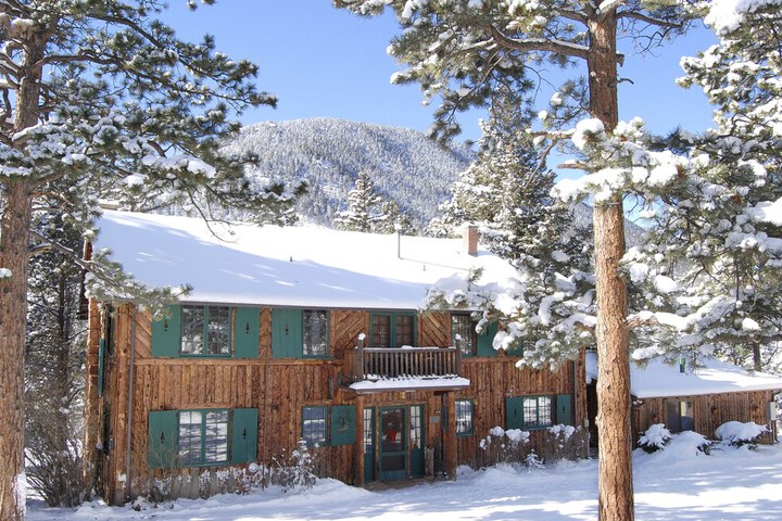 Rocky Mountain Lodge