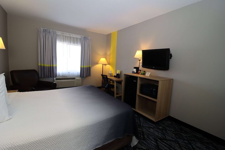 Super 8 by Wyndham Perryville