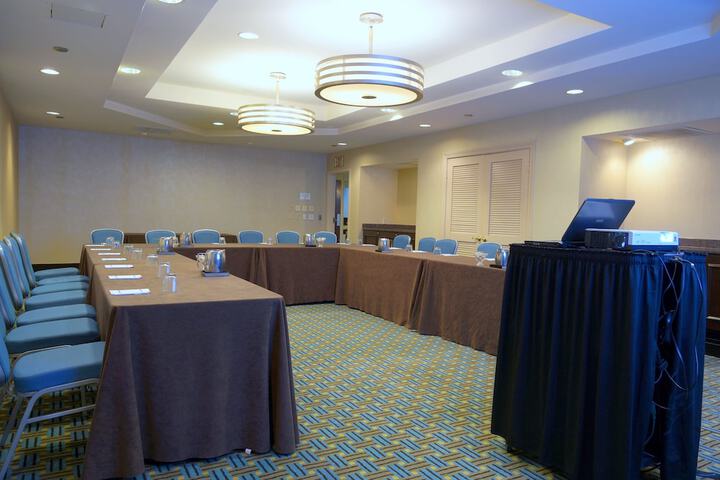 Crowne Plaza St. Louis Airport by IHG