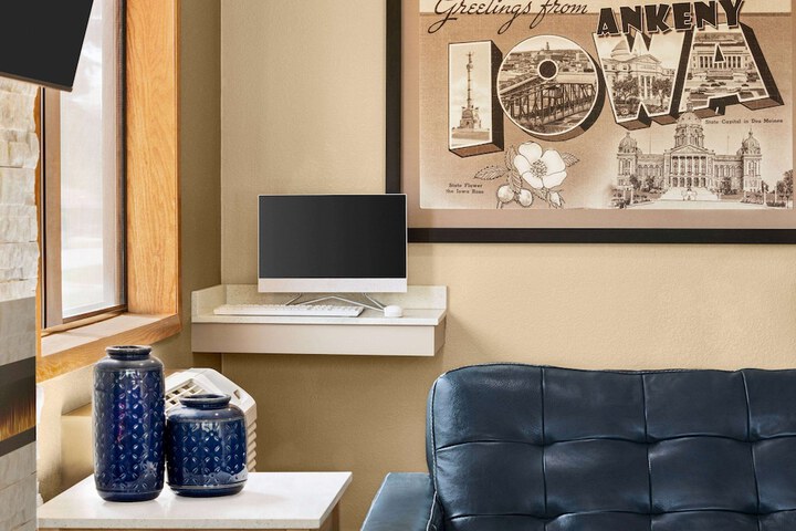 Super 8 by Wyndham Ankeny / Des Moines Area
