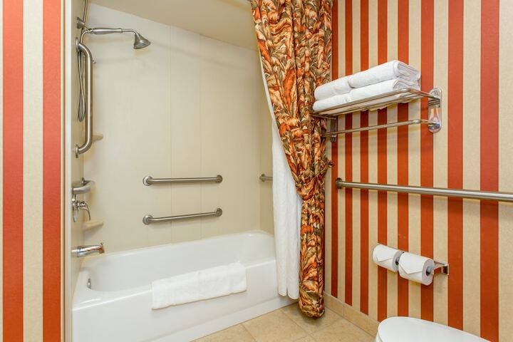 Room 27 of 41