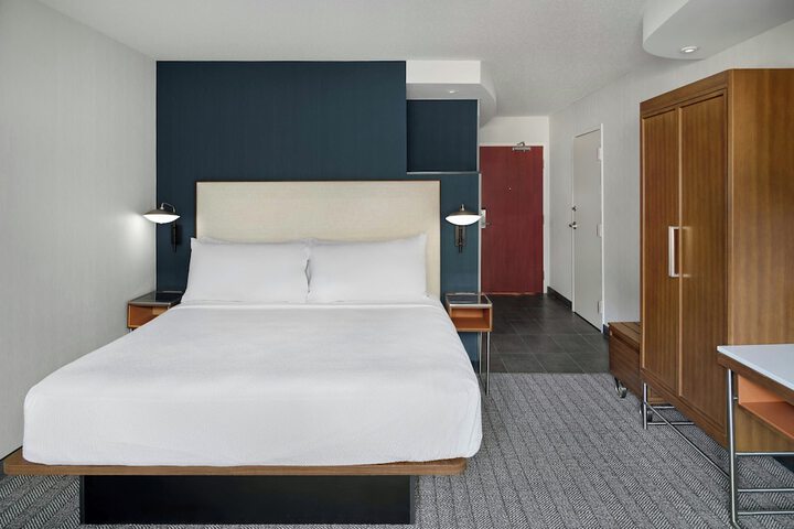 Courtyard by Marriott Kansas City Shawnee