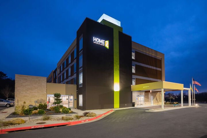 Hotel 5 of 83