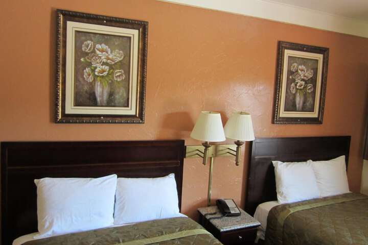 Room 32 of 49