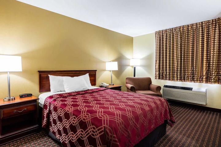 Econo Lodge Inn & Suites Dickson