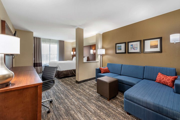 Room 13 of 28