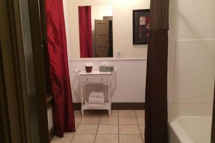 Room 6 of 62