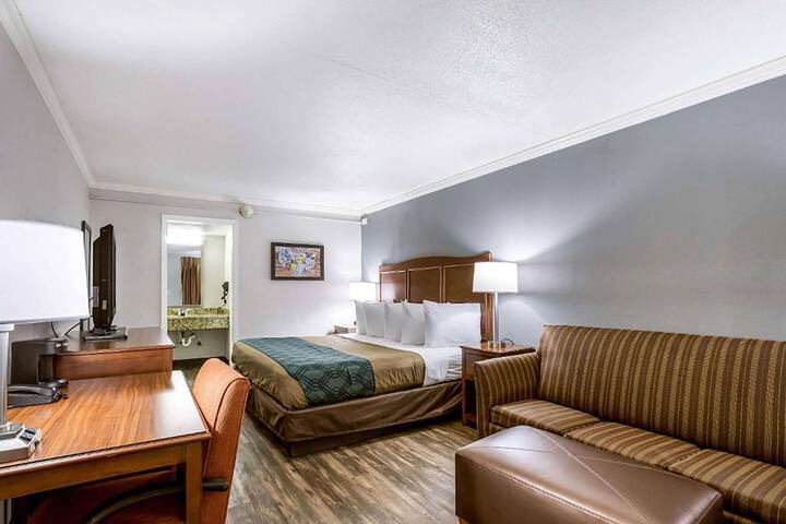 Room 21 of 21