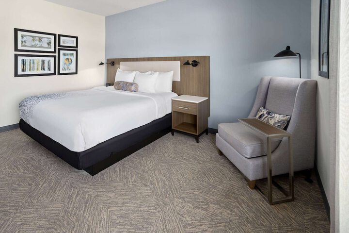 Room 20 of 37