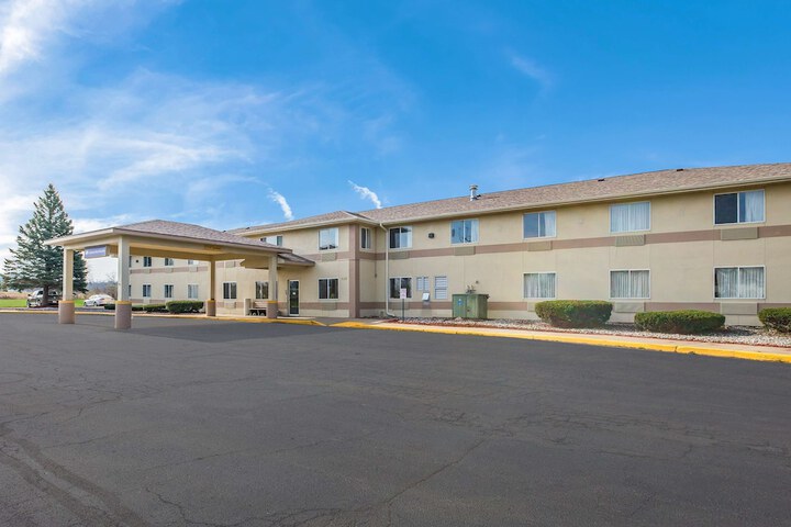 Americas Best Value Inn Charlotte MI