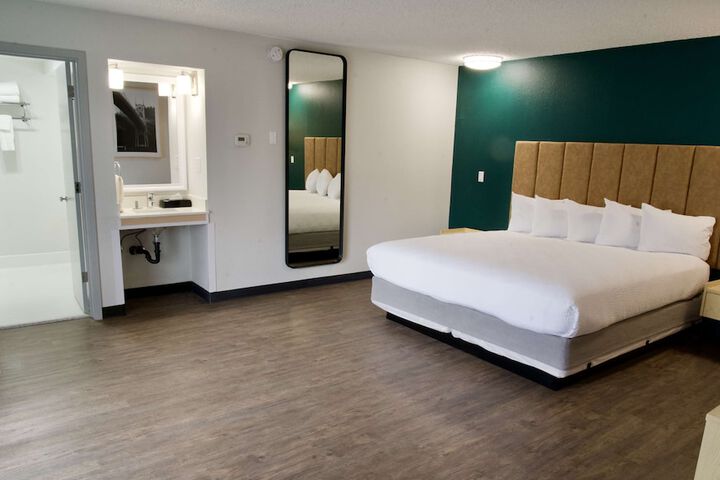Room 47 of 92