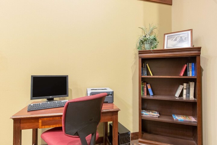 Business Center 27 of 27