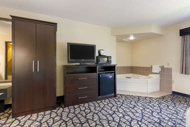 Room 17 of 41