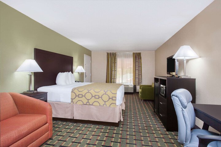 Baymont by Wyndham Lake City I-75