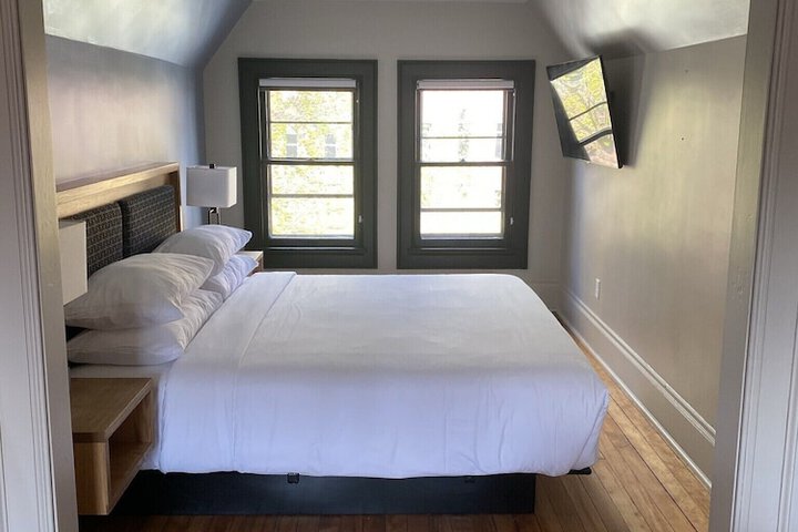 Room 82 of 89