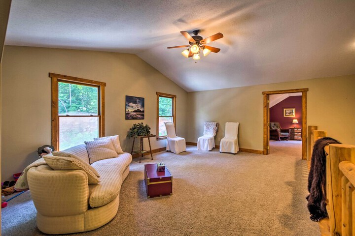 Tryon House w / Hot Tub - Near Equestrian Centers!