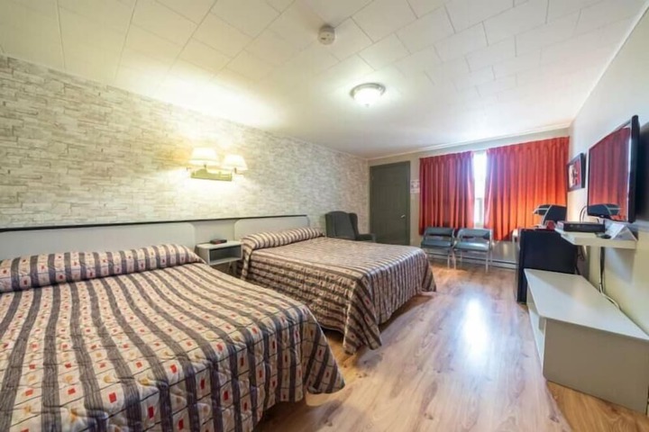 Room 6 of 6