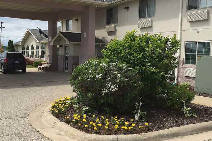 Hotel 4 of 27
