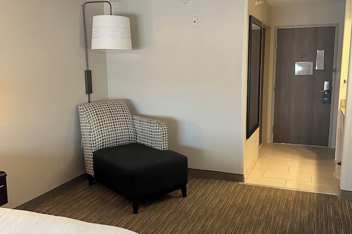 Room 81 of 163