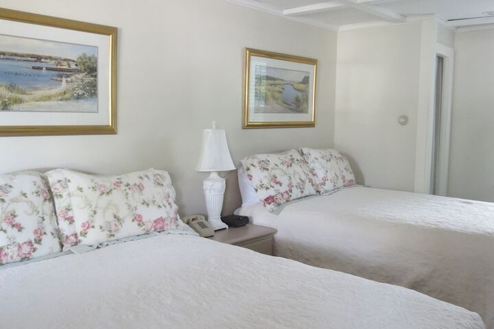 Room 8 of 17
