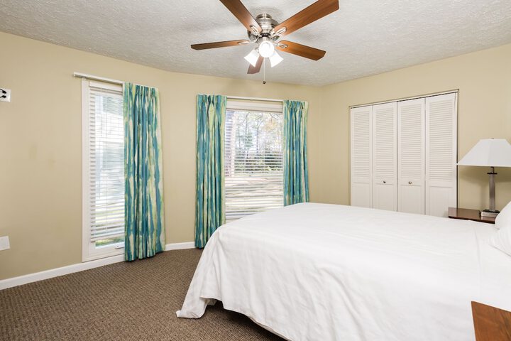 Room 22 of 68