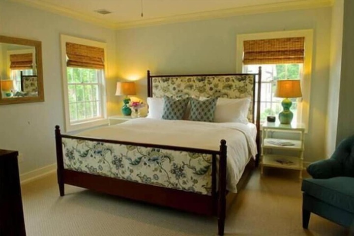 Room 33 of 49