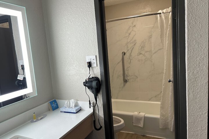 Days Inn by Wyndham Hinesville Near Fort Stewart